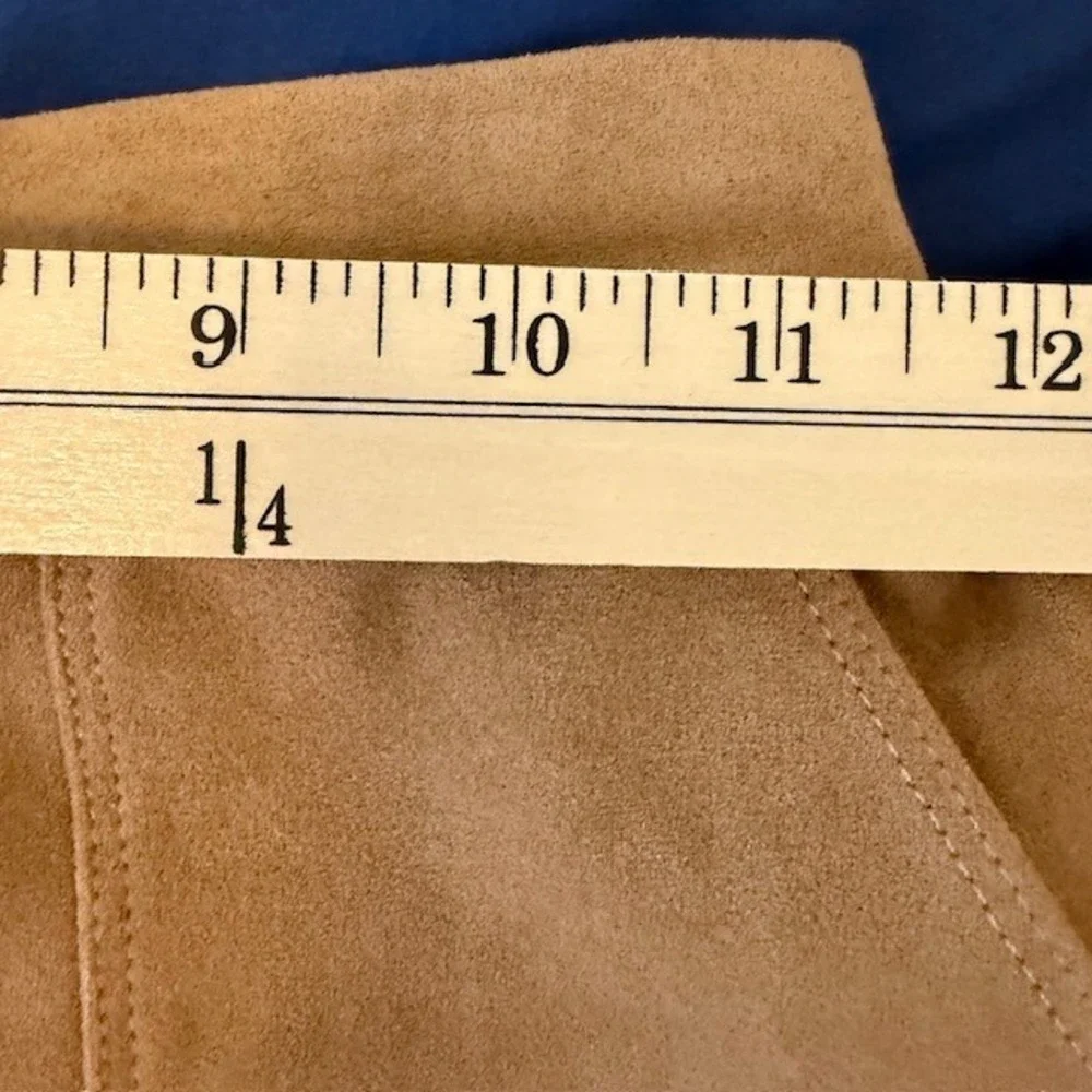 Aritzia Wilfred Bossier High-Waisted Vegan Faux Suede Shorts Natural Tan Size XS